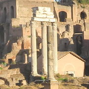 ローマを勝利に導いた双子の神の神殿