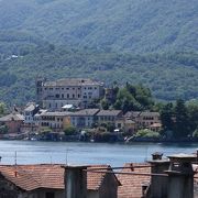 オルタ湖に浮かぶオルタ島は可愛い小島です