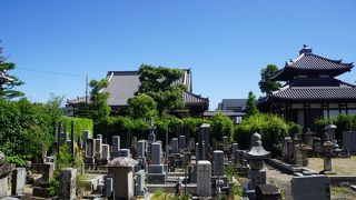 本堂と開山堂の二つの建物