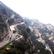 歩いて下るのも可能