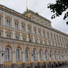 ルーブル宮殿並みの豪華さ