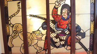 歴代の歌舞伎座の建物模型や俳優の肖像などが展示されています