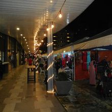 服飾などの買い物にも便利です