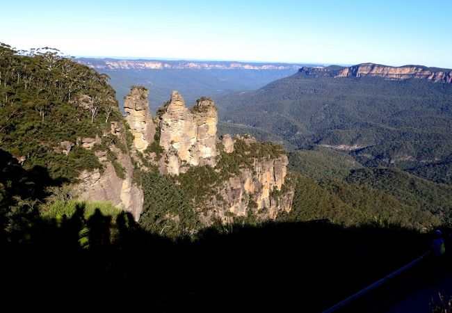 Three Sitersまで往復1.5時間ほど　絶景の中のトレイル