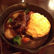 ハンバーグオムライス（1,180円）