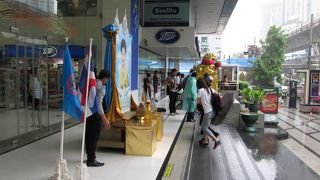 王妃様の写真が飾られていました