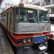 先頭部。宇奈月温泉にて