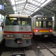 富山駅にて