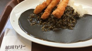 フードコート内にあります。