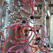 店内の柱に掛かっていた作品。