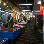 小樽駅から徒歩３０秒の市場