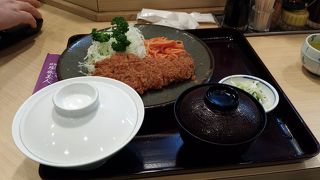 職人の揚げるとんかつ