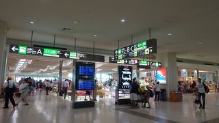 お土産がたくさんそろっている