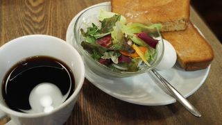 モーニングからやってるおしゃれなカフェ