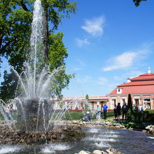 モン・プレジール宮殿と噴水