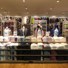 ユニクロ (羽田空港国際線ターミナル店)