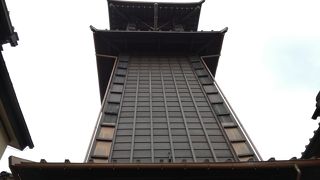 頻繁に鐘が鳴っているわけではないので、音を聞きたいと言うのなら時間に注意する必要があるかと思います