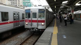 なぜTJライナー車両をラッシュ時の普通列車に運用するのか