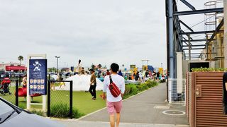 御殿場軽井沢と比較して狭い、飲食店少ない、子供の遊び場少ない、千葉特産品販売なし、老人向きではない