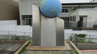 琵琶湖線１００周年記念事業のモニュメント