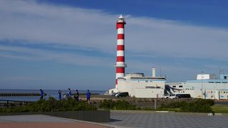 灯台らしい円筒形で高さも充分です