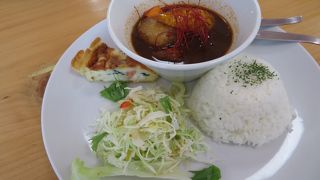 レストラン併設の案内所。