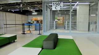 第３ターミナルの国内線出発ロビーにある唯一の売店