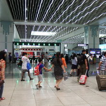 エスカレーターを上がった場所