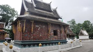 赤堂の壁画は見事。早朝、托鉢僧が出ていく様子も見られる