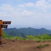 開放感のある山頂風景が楽しめる