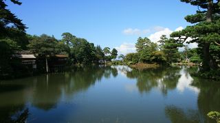 池があっての兼六園