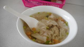 メニューはワンタンだけ