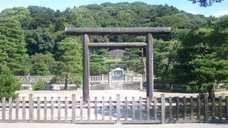 明治天皇の御陵