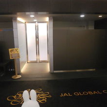 ＪＧＣ専用の保安検査レーンがあります。