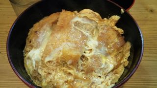 蕎麦屋でかつ丼