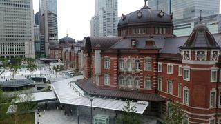 東京駅前の商業施設