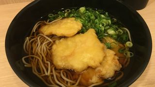 JR品川駅構内にある立ち食い蕎麦屋