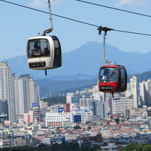 ゴンドラ（ロープウェイ）が園内にあります