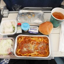 ボロネーゼパスタ。麺類はだいたい地雷だがこれは美味しかった