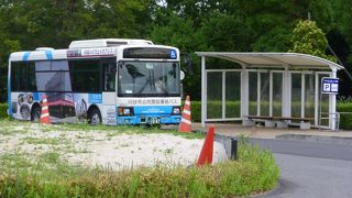 ハイウエイオアシスにもバス亭あり