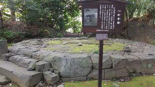 北の隅にあります。