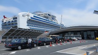 大海原への玄関口　大さん橋にある国際客船ターミナル