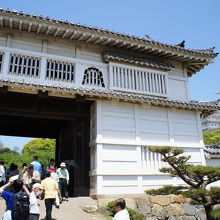 美しい格子窓の装飾