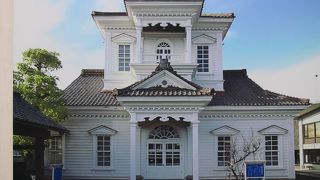 設計は旧西田川郡役所と同じ