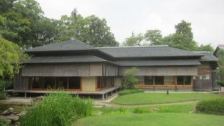 庭園は自由に見学できます