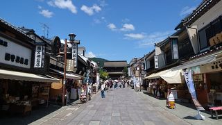 風情ある仲見世通り