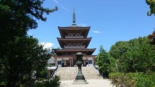 いろんな仏像や仏画が見れます