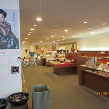 會津漆器と土産多数のショップ