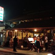 外国人観光客に人気のあるインドネシア料理のレストランMade's Warung