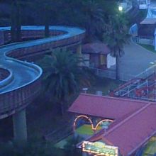 車窓からは遊園地